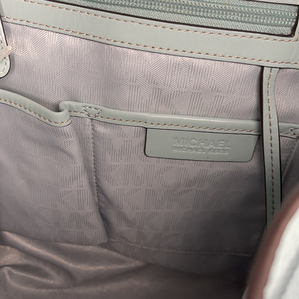 Backpack - Picture 5 of 6